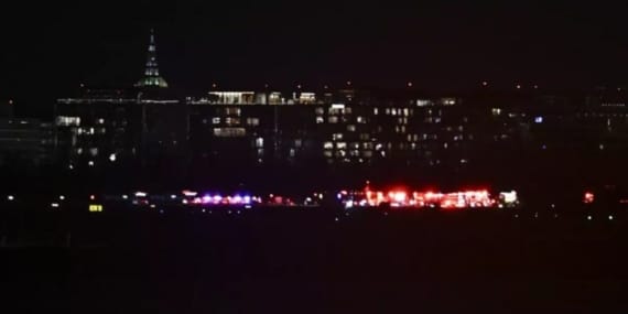 ABD'de bir uçak ile helikopter çarpışarak düştü