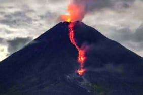 Semeru Yanardağı’nda patlama