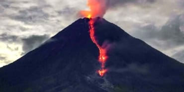 Semeru Yanardağı’nda patlama