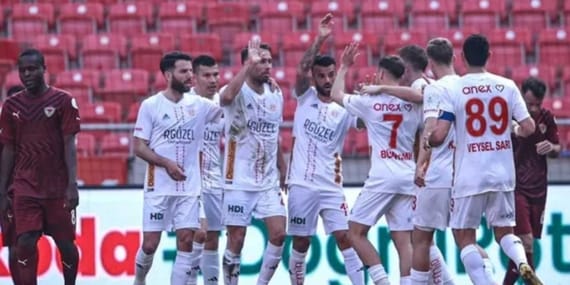 Hatay’da gol düellosu! Emre Belözoğlu ilk galibiyetini aldı