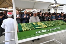 Vali Erin Keçiborlu'da Cenaze Törenine Katıldı