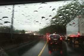 Yağmurlu-Havalarda-Neden-Trafik-Sıkışık-Olur-e1577205038393