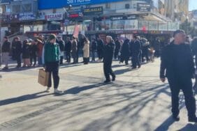 Isparta'da metrelerce kuyruk oluştu