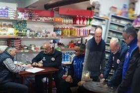 İhtiyaç sahibi vatandaşların veresiye defterleri kapatıldı