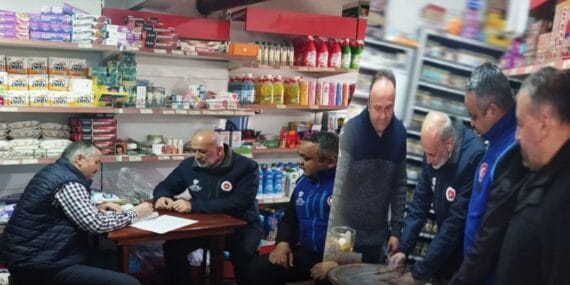 İhtiyaç sahibi vatandaşların veresiye defterleri kapatıldı