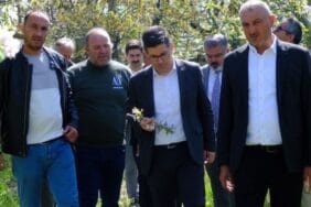 CHP heyeti zirai don felaketi sonrası Isparta'yı ziyaret etti