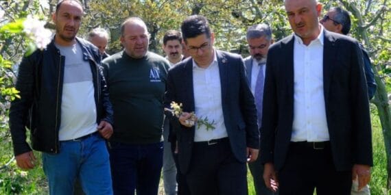 CHP heyeti zirai don felaketi sonrası Isparta'yı ziyaret etti