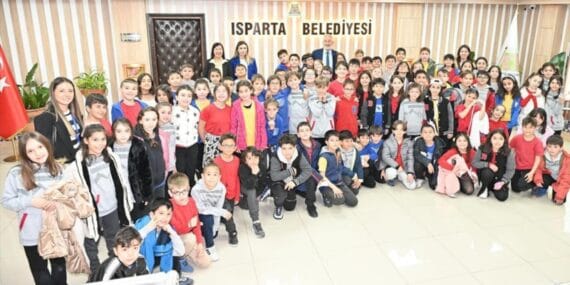 Isparta Belediye Başkanı Başdeğirmen: Sevdiğiniz işi yaparsanız yorulmazsınız