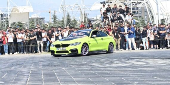 Isparta'da Modifiyeli Araçlar Festivali'nde Görkem Efe'ye büyük destek