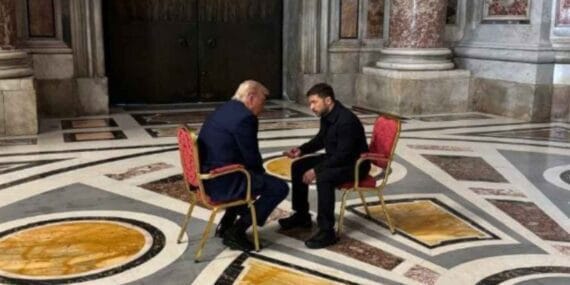 Kameralar önünde kavga eden Trump ve Zelenski Vatikan’da görüştü