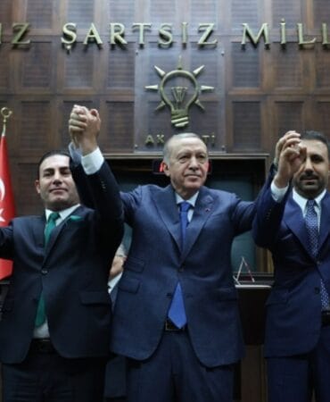 Milletvekili Ekici ve 4 Belediye Başkanı AK Parti’ye katıldı