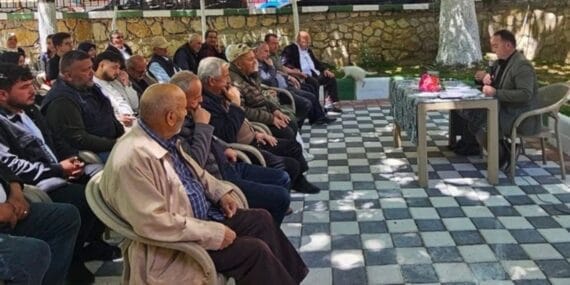 Sütçüler Belediye Başkanı İsmail Yurdabak, vatandaşların sorularını yanıtladı