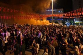 Isparta Belediyesi şampiyonluk maçı için dev ekran kurdu