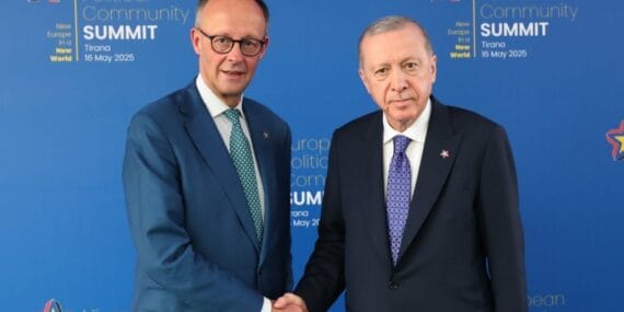 Cumhurbaşkanı Erdoğan, Almanya Başbakanı Merz ile Tiran'da görüştü