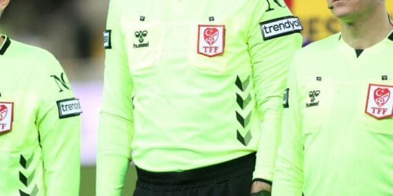 Süper Lig'de kritik viraj! Fenerbahçe - Beşiktaş mücadelesinin hakemi belli oldu