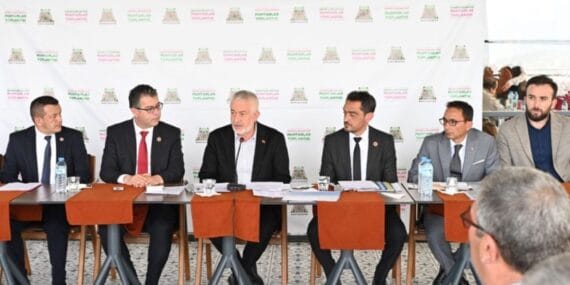 Şükrü Başdeğirmen, Isparta'nın geleceği için muhtarlarla buluştu