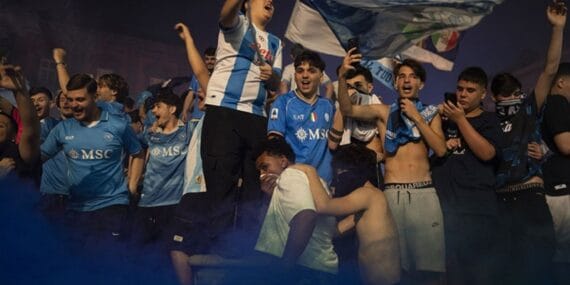 İtalya'da düğüm son haftada çözüldü! Şampiyon Napoli