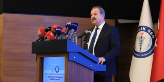 Sağlık-Sen Genel Başkanı Mahmut Faruk Doğan, sağlık ve sosyal himzetler profesyonellerine çağrıda bulundu!