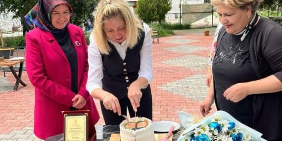 Isparta'da Anneler Günü kapsamında yüreklere dokunan sürpriz