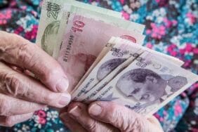 AKP'liler emekli maaşını yeterli gördü! Yasa teklifi Meclis'ten geri döndü