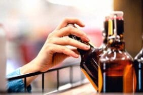 73 yıllık yasaktan sonra Suudi Arabistan'da 'bir şartla 'alkol satılacak!