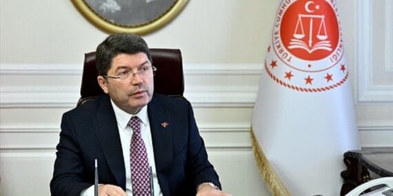 Bakan Tunç:  Türkiye bu yüzyıla damgasını vuracaksa terörün olmadığı bir Türkiye'yle vuracak