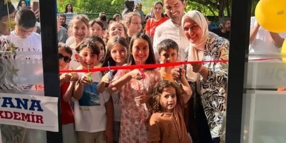 Isparta, gelişimsel oyun atölyesi “elma kurdu” ile tanıştı