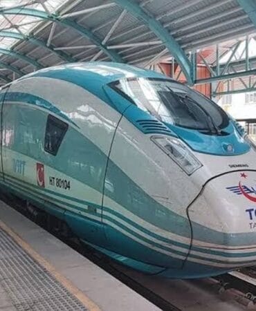 Ulaştırma Bakanı Uraloğlu: 8 milyon kişi daha yüksek hızlı trene kavuşacak