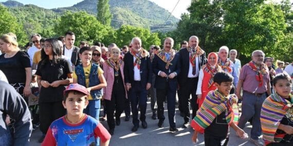 Isparta'da 400 yıllık kurban indirme geleneği sürdürülüyor