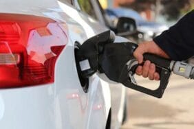 Türkiye'de 300'den fazla istasyonu olan akaryakıt devi yeniden satılıyor!