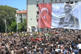 Ferdi Zeyrek’in adı İzmir’deki bir parka verildi