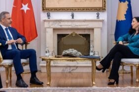 Bakan Fidan, Kosova Cumhurbaşkanı Osmani ile Tiran’da bir araya geldi