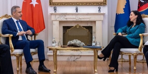 Bakan Fidan, Kosova Cumhurbaşkanı Osmani ile Tiran’da bir araya geldi