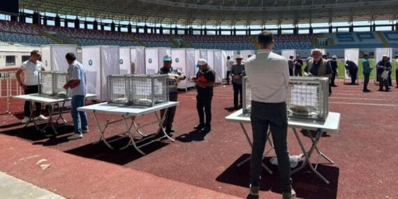 Burdur MAKÜ Stadyumu'nda renkli yarış!
