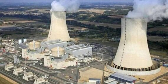 İsrail İran'ın nükleer tesisini vurdu