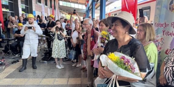 Turistik Karaelmas Ekspresi Zonguldak’ta törenle karşılandı