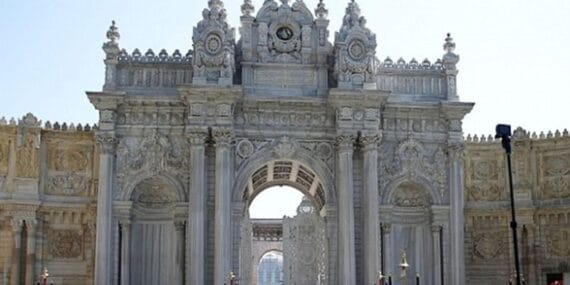 İstanbul’un tarihi bahçeleri yaz gecelerine kapılarını açıyor