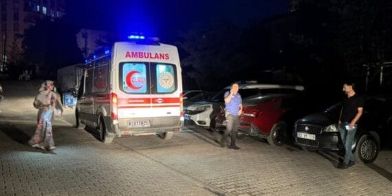 Siirt'te polis lojmanında yangın! 13 kişi hastaneye kaldırıldı