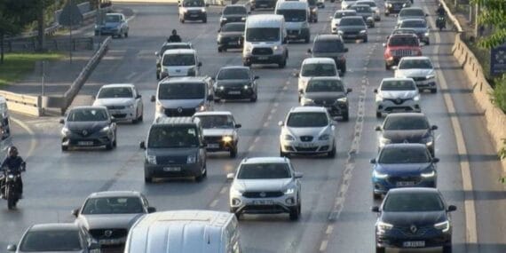 Bayram sonrası ilk iş günü! İstanbul'da trafik yoğunluğu