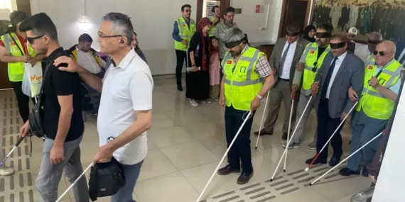 Isparta’da Görme Engelliler İçin Farkındalık Yürüyüşü Gerçekleştirildi