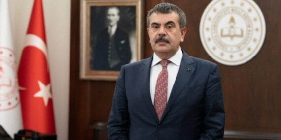 Bakan Tekin: Sınav güvenliğini riske atan bir durum söz konusu değil
