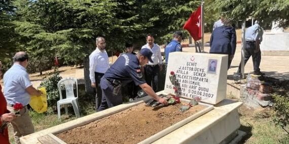Şehit Atilla Şener kabri başında anıldı