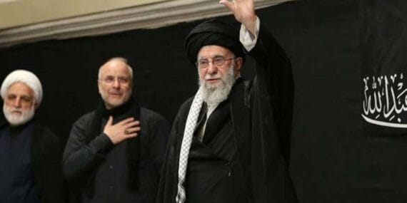 Savaştan sonra Hamaney ilk defa halkın karşısına çıktı