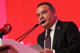 Antalya Büyükşehir Belediye Başkanı Muhittin Böcek tutuklandı