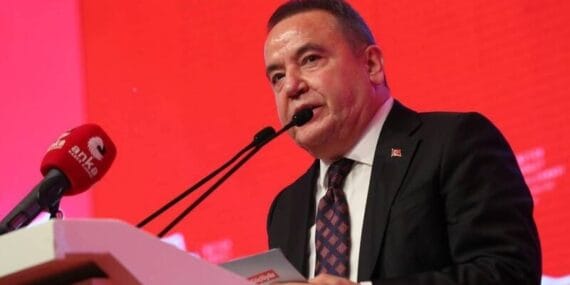 Antalya Büyükşehir Belediye Başkanı Muhittin Böcek tutuklandı