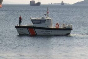 Kartal’da denize giren kişi kayboldu