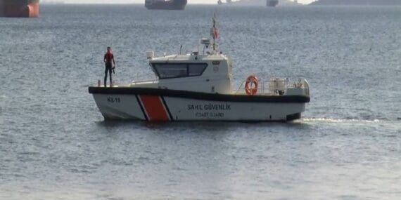 Kartal’da denize giren kişi kayboldu