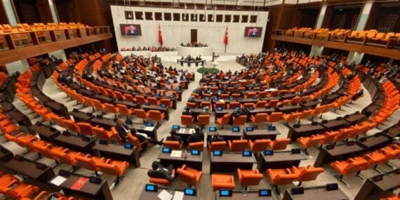 Meclis'te doğal gaz tartışması: Araştırma önerisini AKP ve MHP reddetti