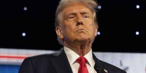 Trump'tan iki ülkeye yeni vergi!