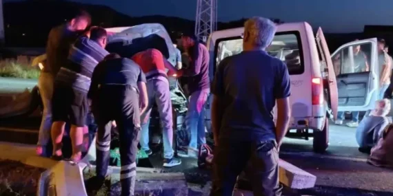 Isparta'da Çarpışma: Total Kavşağında 5 Yaralı